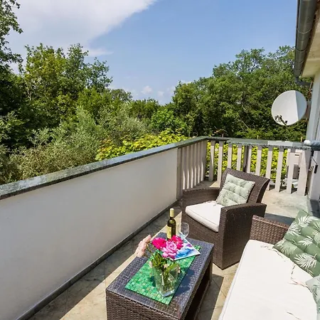 Molnar Ljiljana Resort *