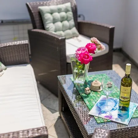 Molnar Mimoza&apartment Nea Brzac
