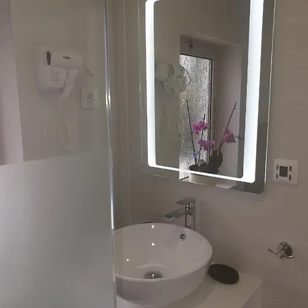 Molnar Ljiljana Resort *
