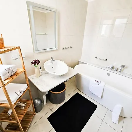 Molnar Mimoza&apartment Nea *