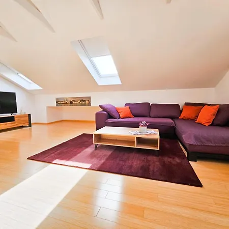 Molnar Mimoza&apartment Nea Brzac