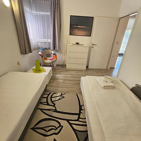 Molnar Mimoza&apartment Nea Brzac