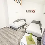 Molnar Ljiljana منتجع